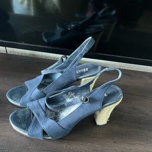 Size 8M Mudd Heels
